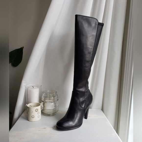 BNWT Frye knee high leather boots with stretch leather back - Picture 4 of 9